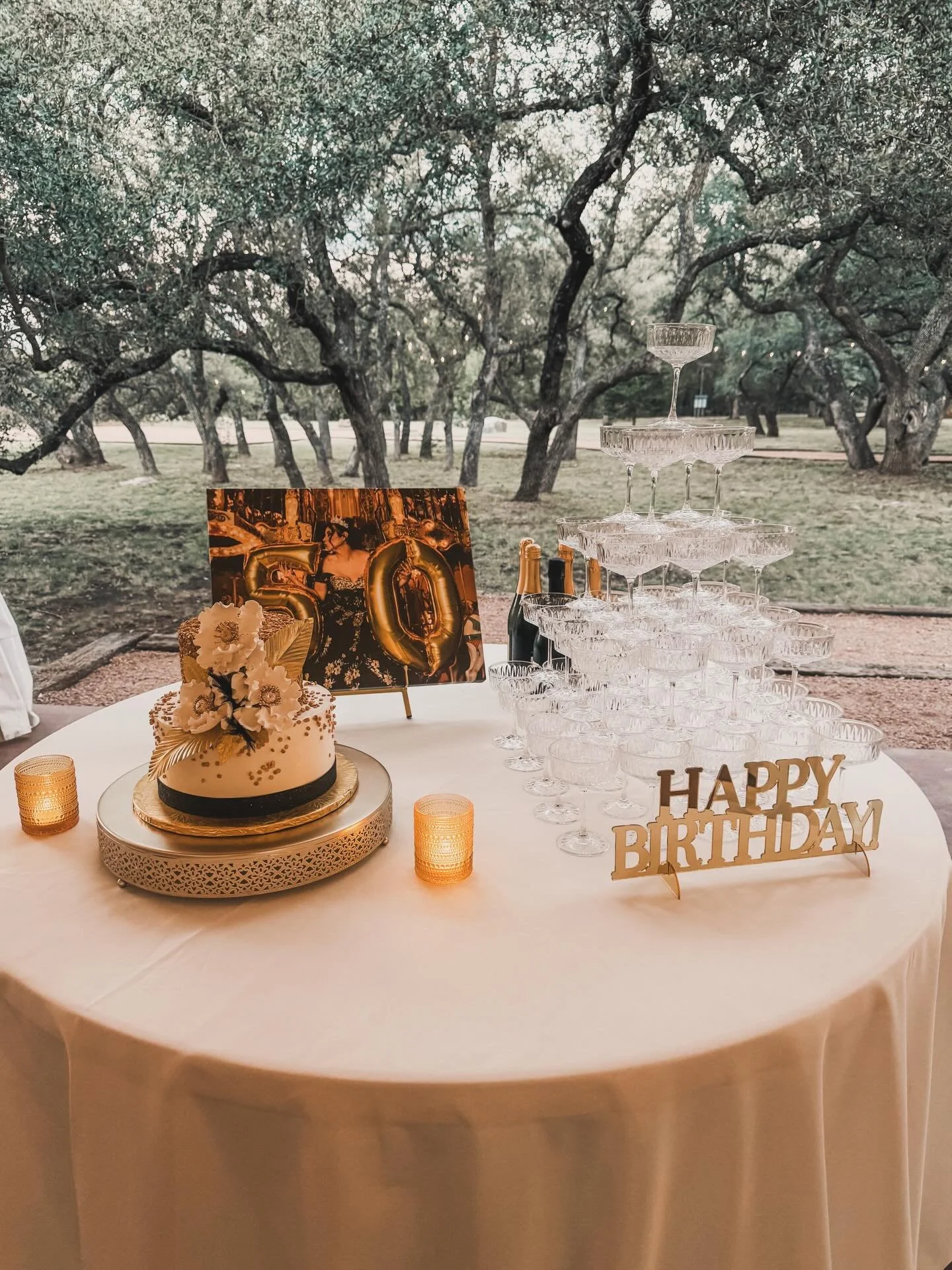 Private event tours available January 4th ✨
Weddings • Reunions • Graduations •
Sign up today: www.ladolcevitaestates.com #LaDolceVitaEstates
#LaDolceVitaVenue
#LaDolceVitaEvents
#newbraunfelsweddingvenue
#LuxuryWeddingVenue
#EstateW