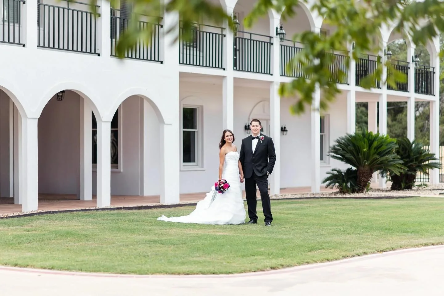 🎄✨ Only 6 days until Christmas!
While most are scrambling for last-minute gifts…
some happy couples are saying “Yes!” 💍 and searching for their dream venue 🤍
We have a few private tour spots open THIS Sunday!
📧 Email us today